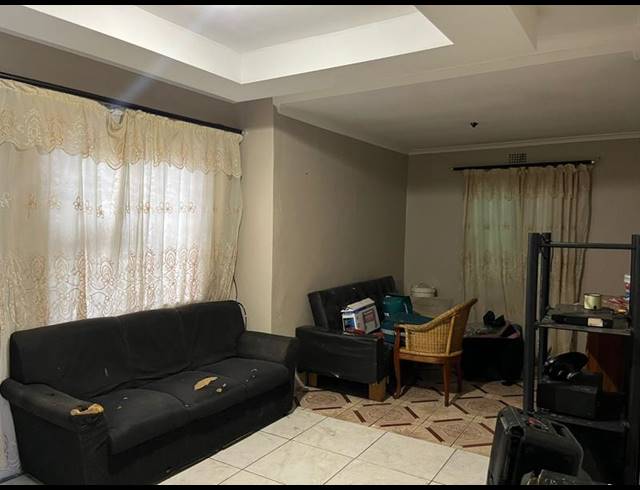 2 BEDROOM HOUSE FOR SALE IN NONQUBELA
